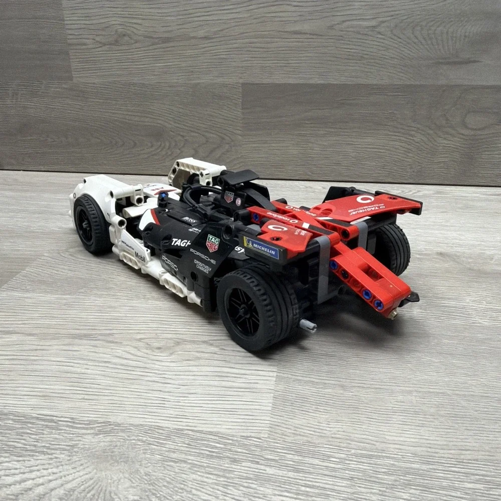 Lego Technic 42137‎ Formula E Porsche 99X Electric NO INSTRUCTIONS Assembled